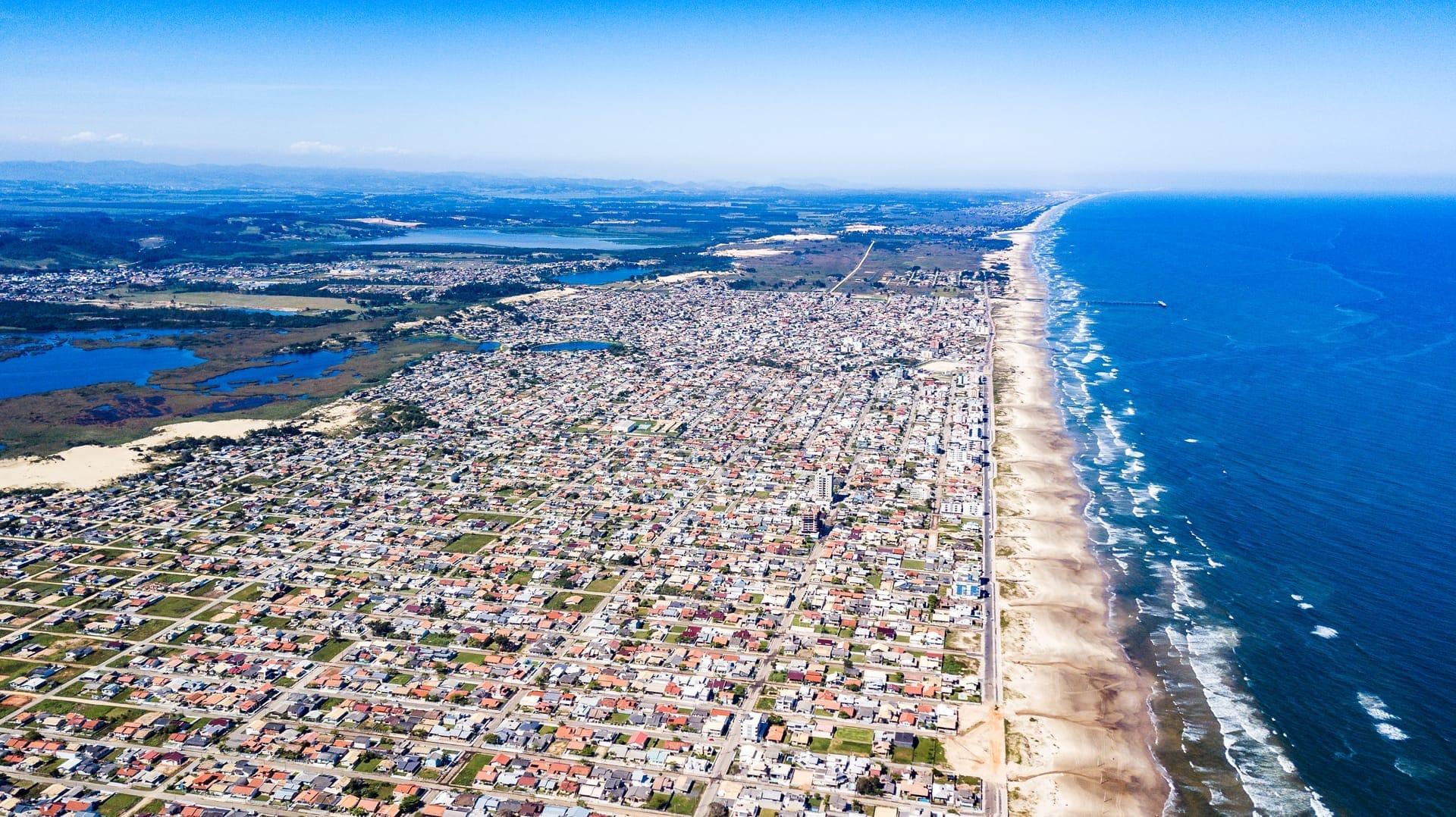 Vista aérea da Praia do Rincão com Plataforma